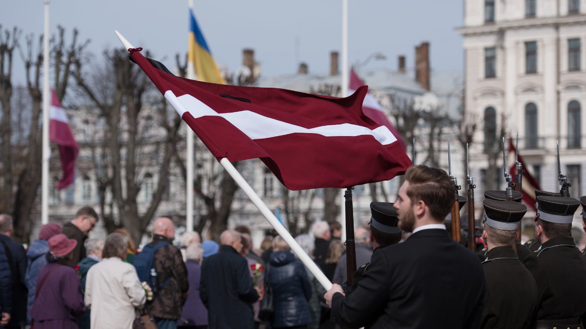 Латвия достроила заграждение вдоль границы с Россией