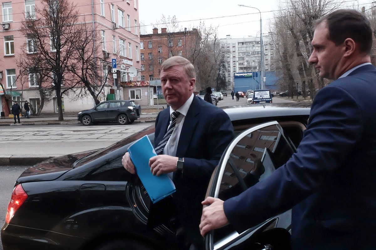 Силовики проверяют информацию о скрытых счетах Чубайса