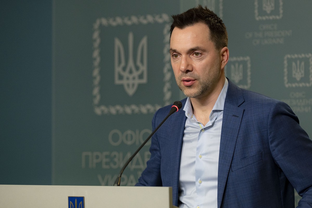Депутат Верховной рады начал сбор подписей за отставку Арестовича