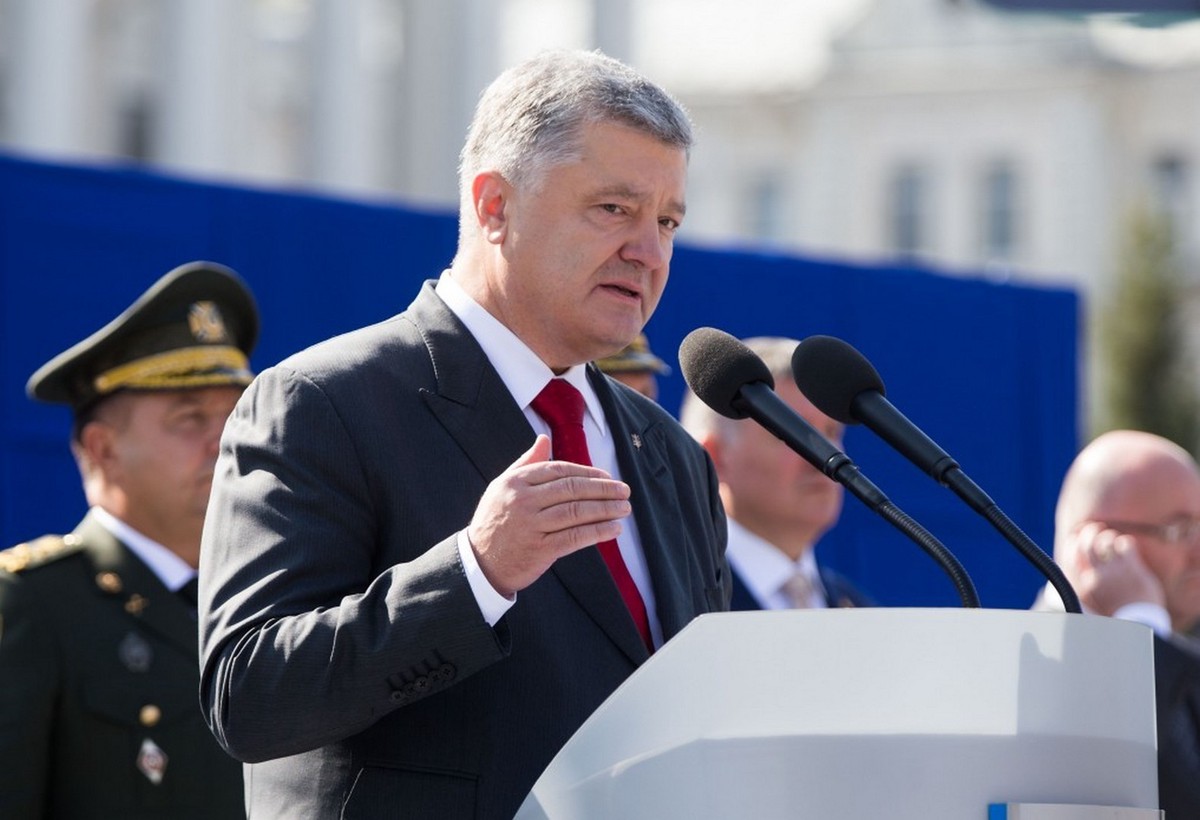 Порошенко: Запад больше не даст денег Украине из-за «тысячи» Зеленского