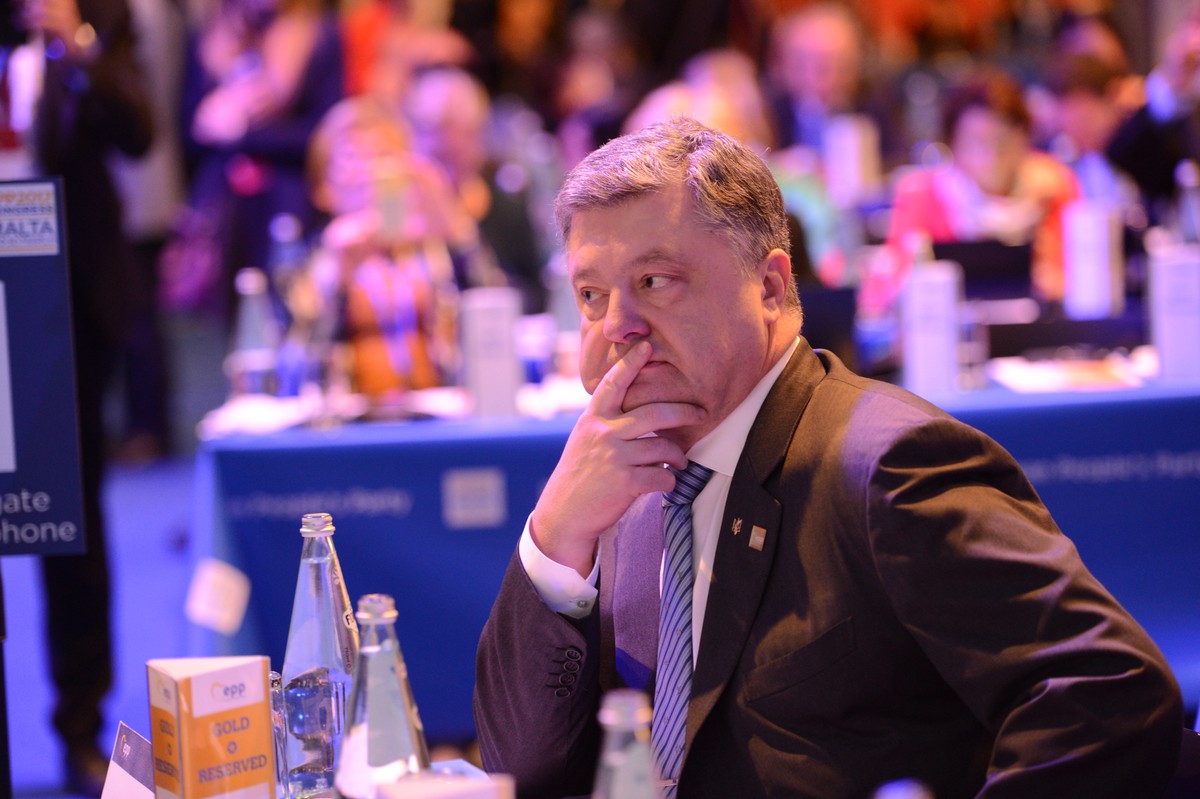 Порошенко призвал Киев брать пример с России при формировании бюджета Украины
