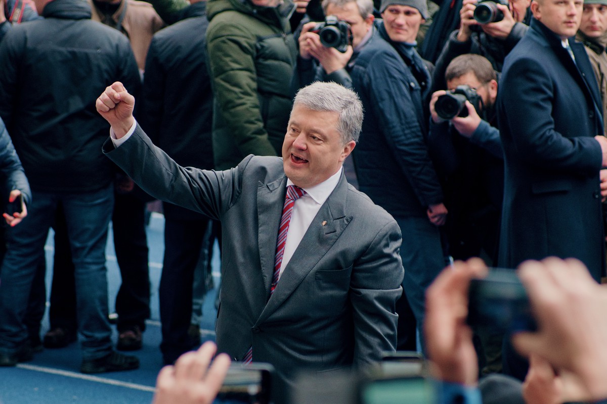 СМИ: Порошенко за два месяца заработал $900 тысяч на облигациях