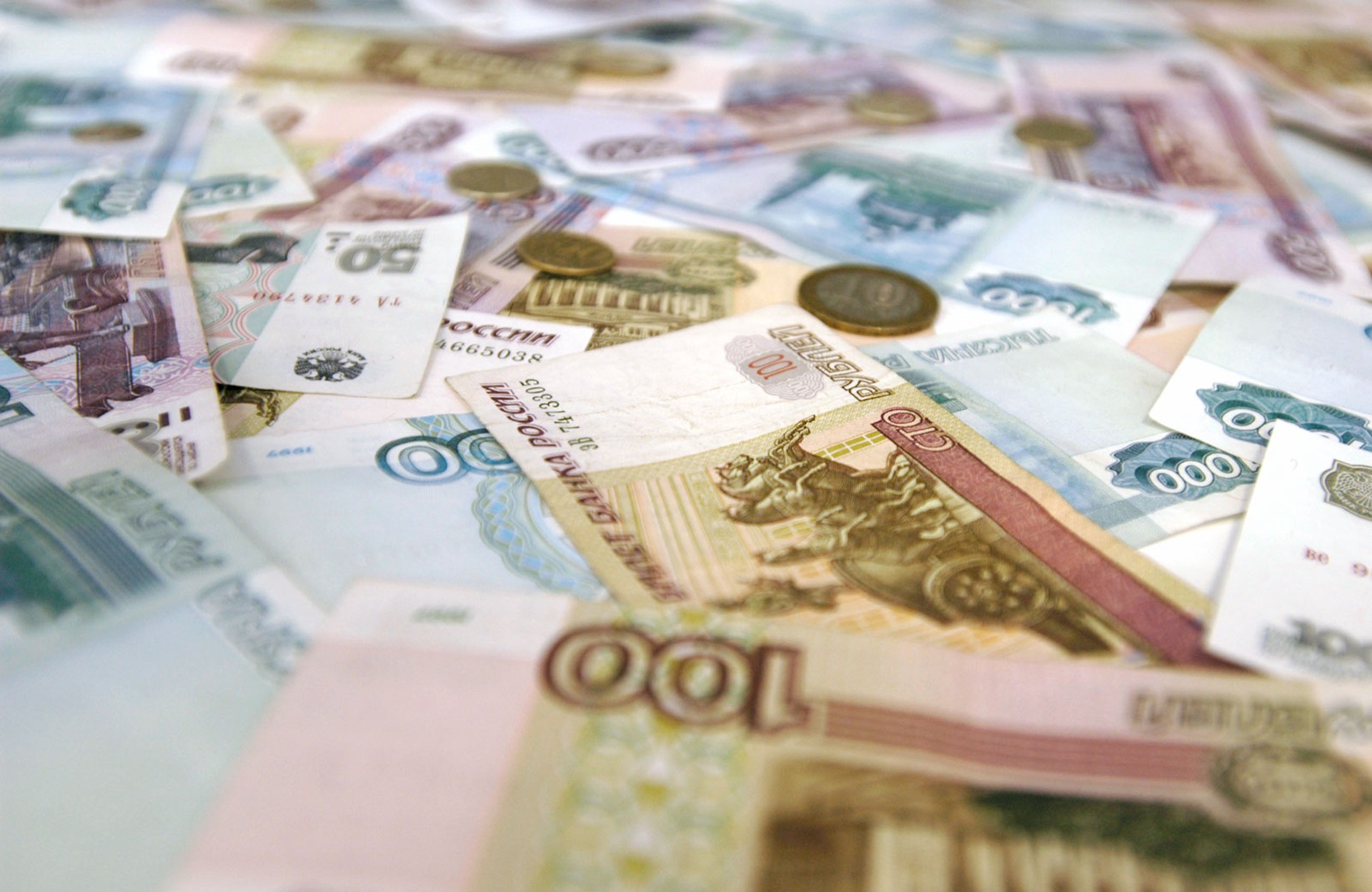 Минэнерго РФ: Зависшие на счетах рупии не могли спровоцировать падение рубля