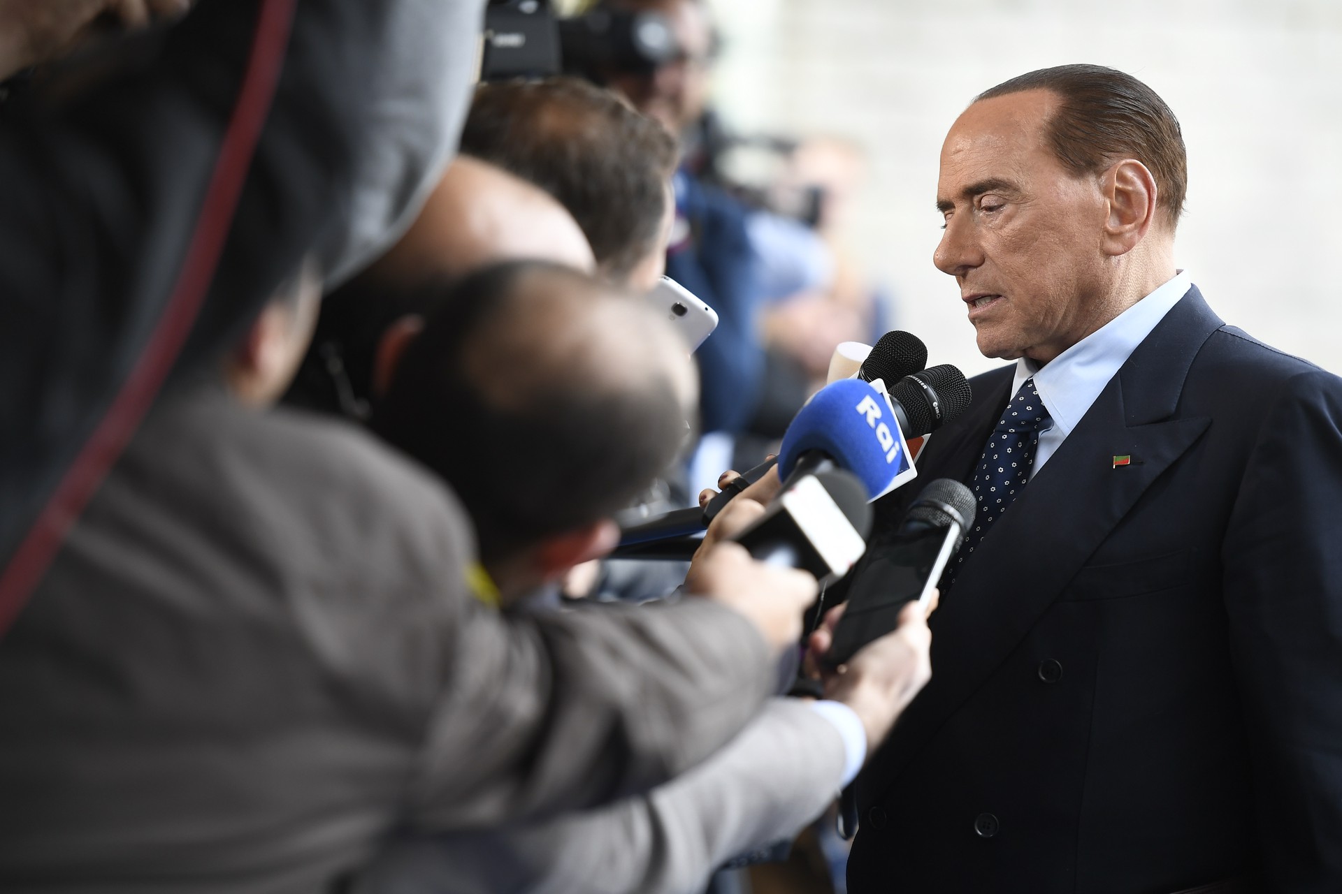 Дедушка из ниоткуда: вернётся ли Берлускони в большую политику