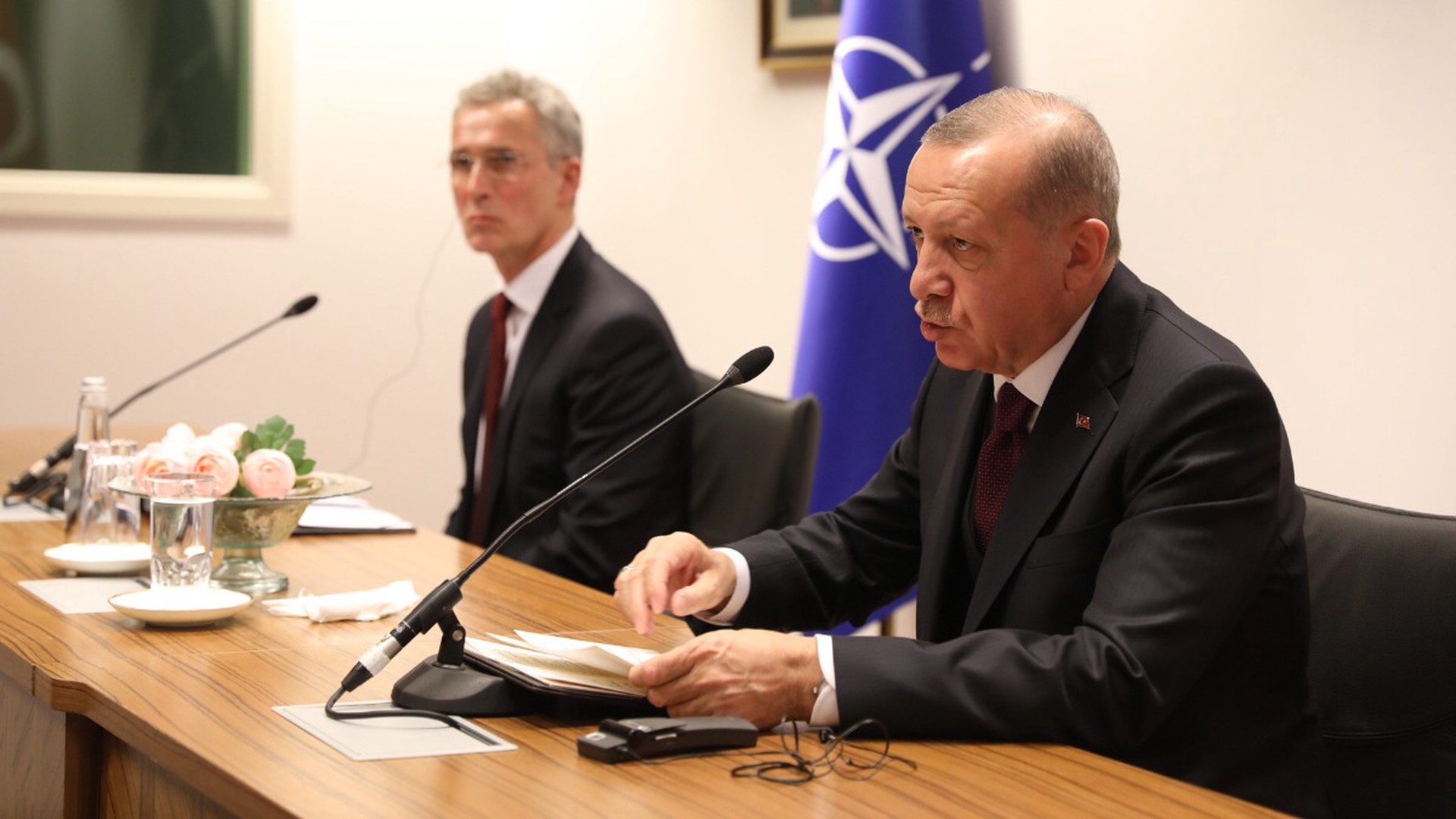 У Эрдогана началась закрытая встреча с главой НАТО