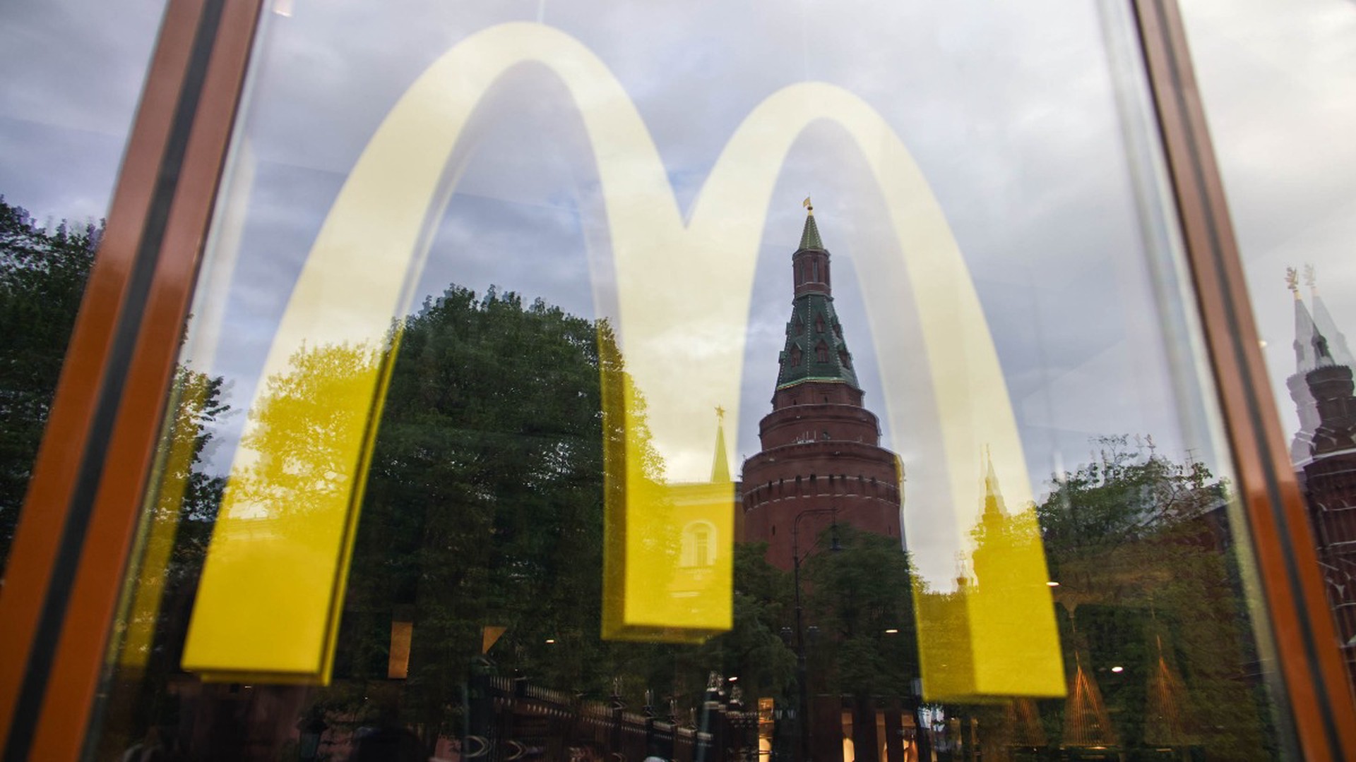 Российский преемник Макдоналдса объявил новое название сети