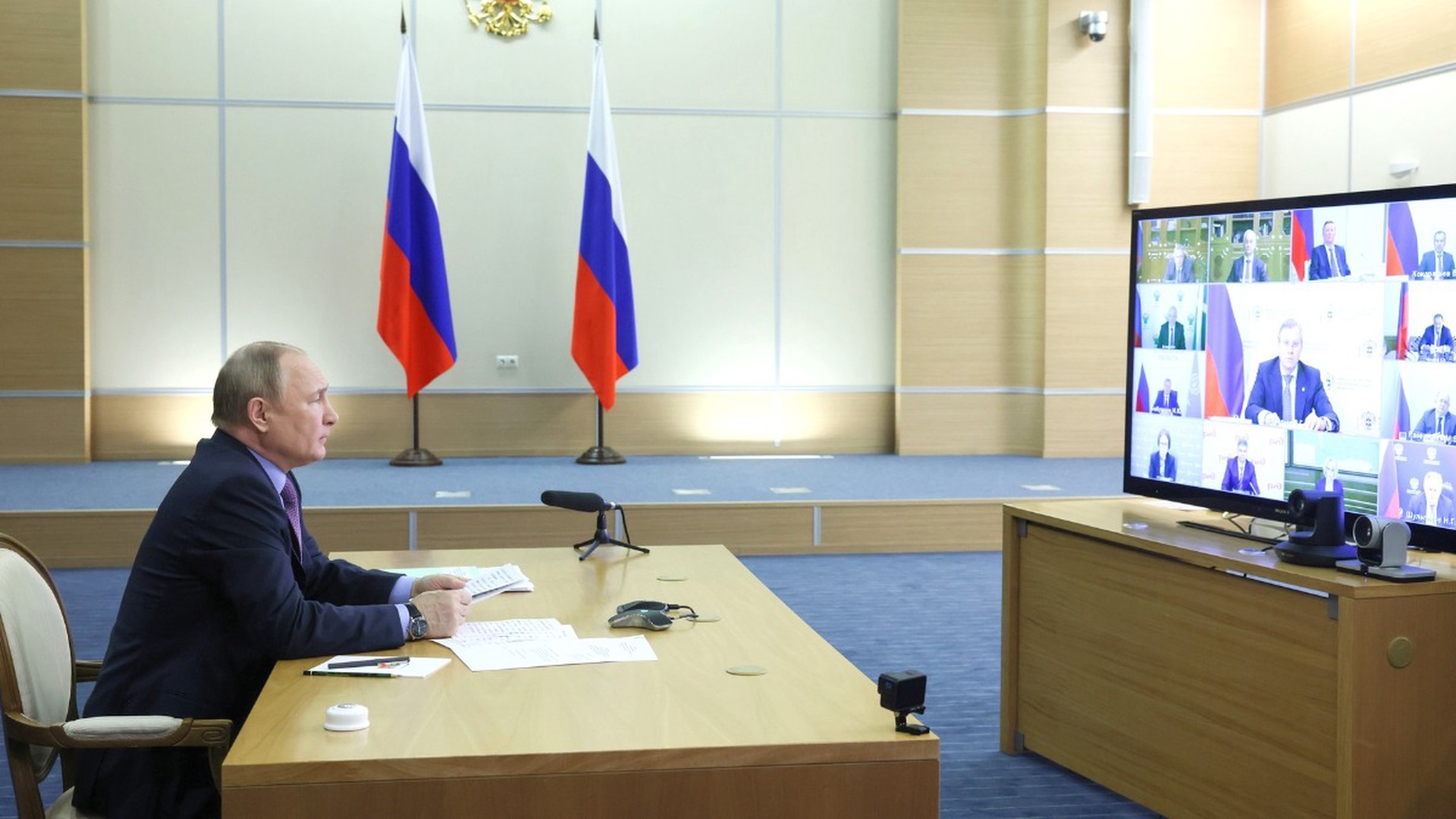 Путин заявил, что в нынешних условиях российская экономика останется открытой