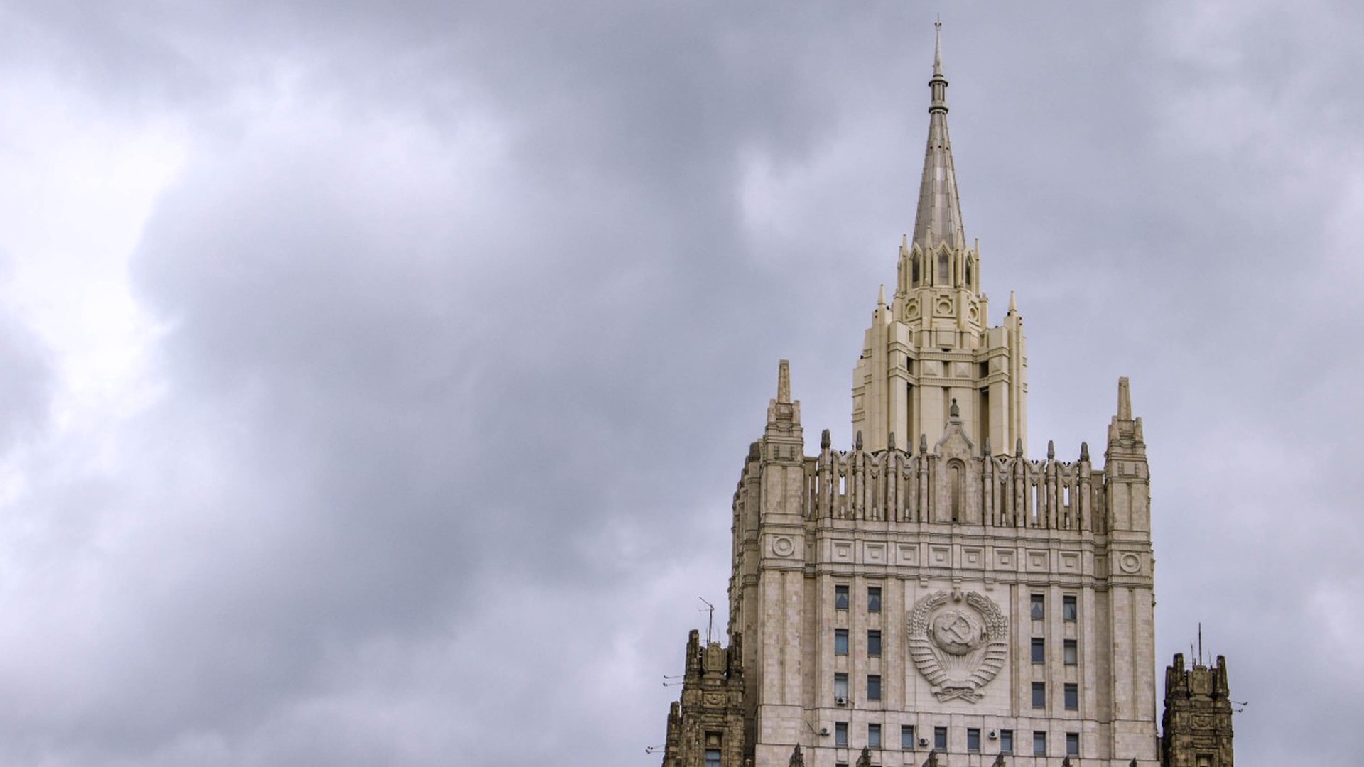 В МИД РФ заявили о необходимости переосмыслить консульский учёт россиян за рубежом