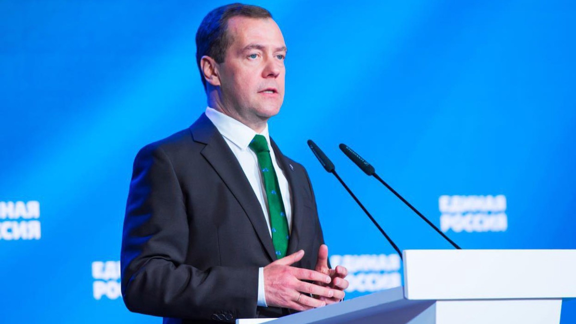 Медведев: кретинизм и пещерную русофобию в Брюсселе победили просветы разума