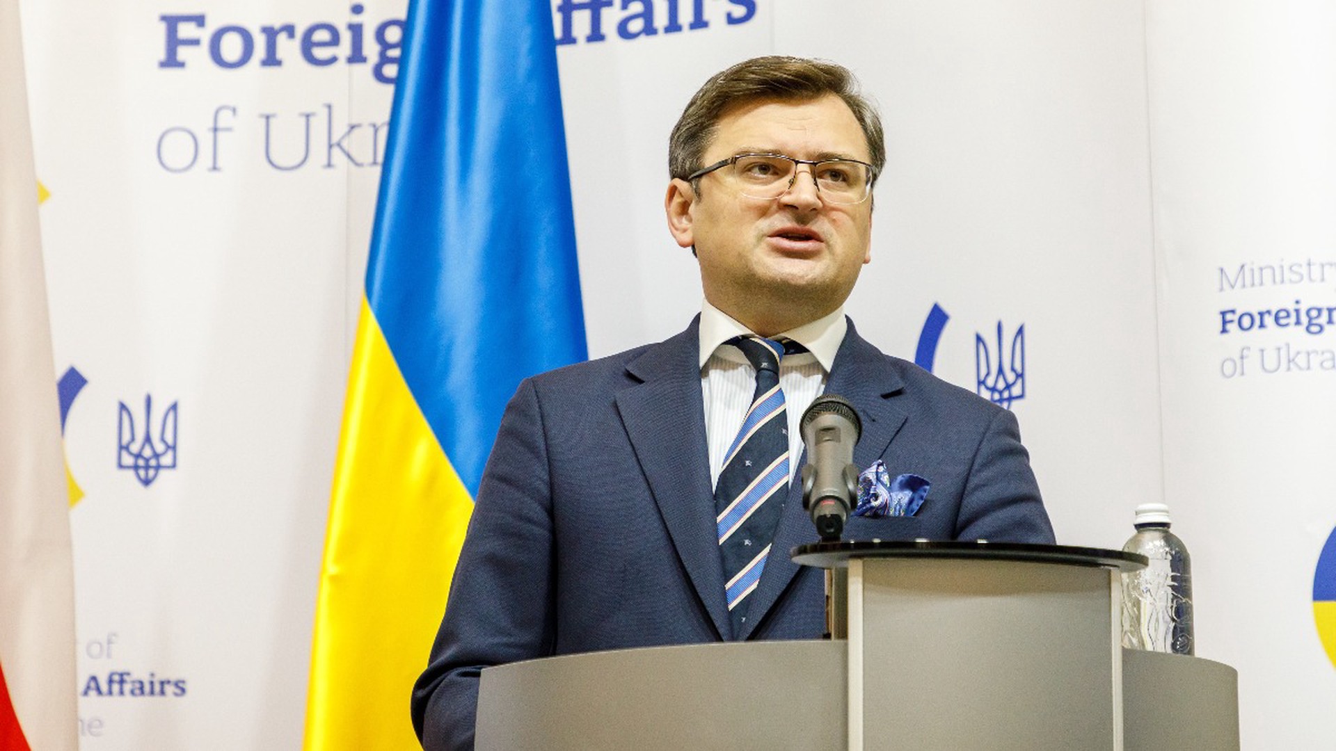 В МИД Украины призвали Евросоюз и G7 прекратить выдачу виз россиянам
