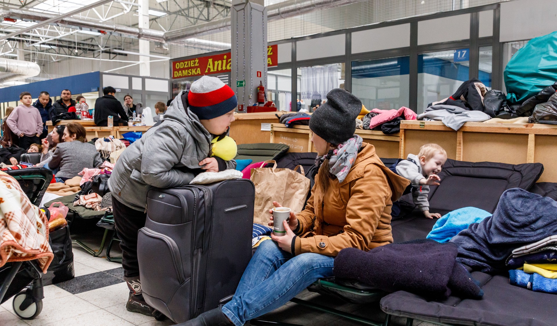 Украинские беженцы пожаловались на решение выселить их из отеля в пригороде Дублина