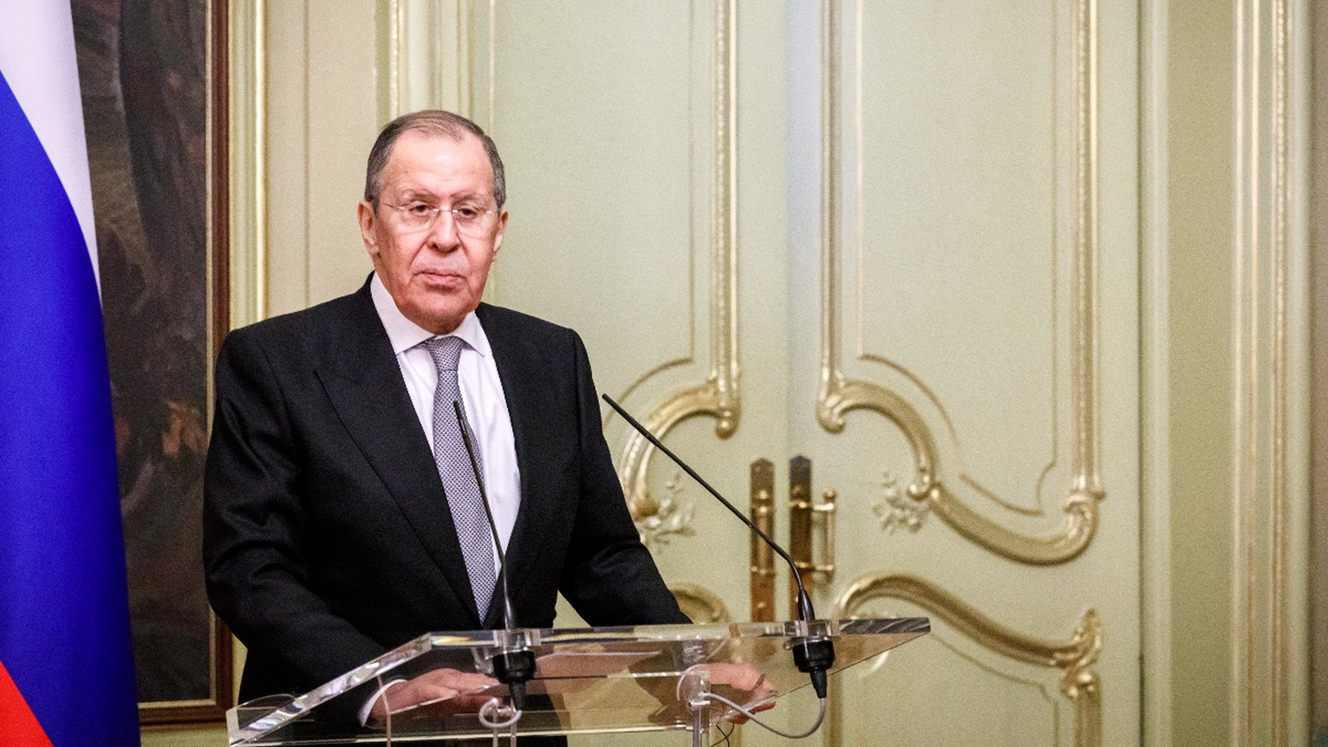 Лавров указал на раздвоенность позиции Запада по украинскому вопросу
