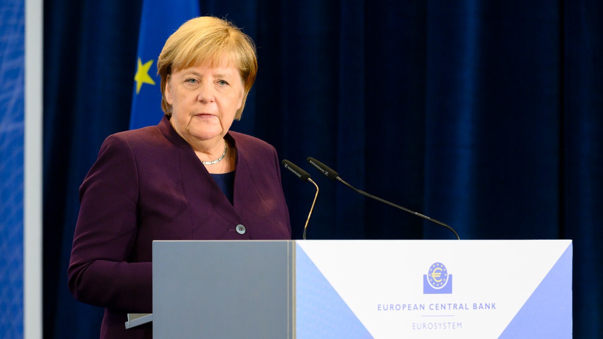 Меркель: достижение прочного мира в Европе возможно только при участии России