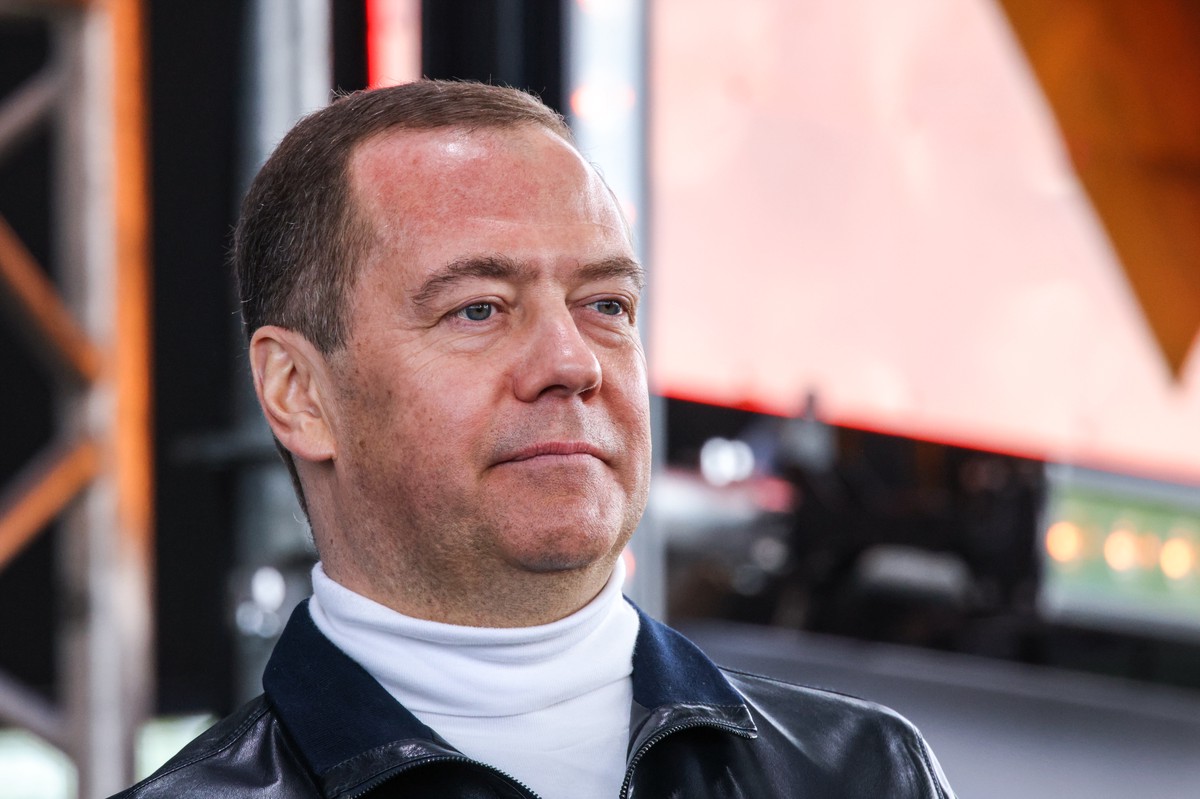 Медведев заметил «странные закономерности» в работе ПВО Украины