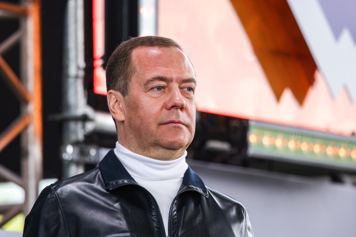 Медведев предсказал уменьшение территории Украины до границ Львовской области 