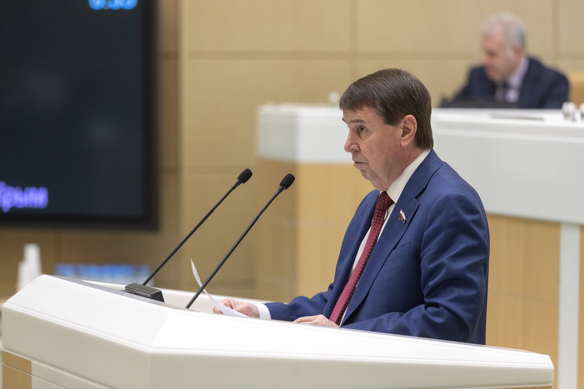 Сенатор Цеков заявил о конфликте внутри правящих элит Украины