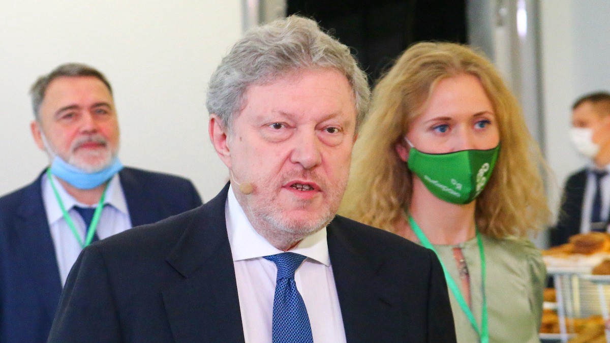 В «Яблоке» прокомментировали отъезд Явлинского в Лондон