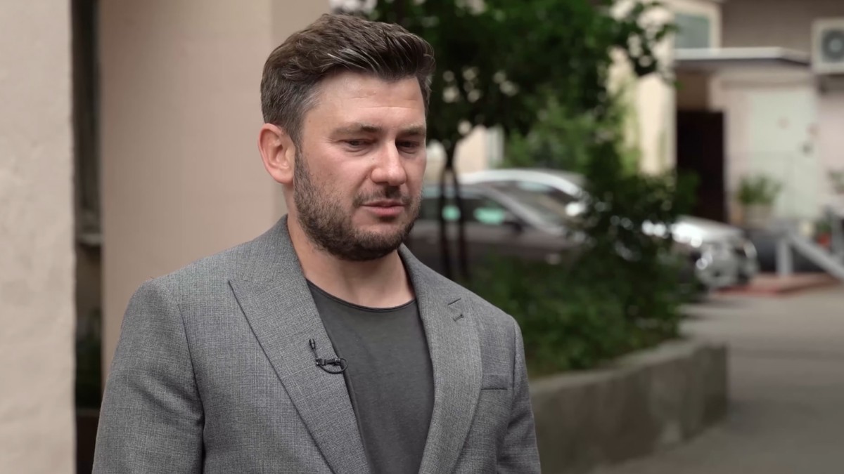 «Возможно даже лишение свободы на пять лет»: эксперт предположил, что теперь будет с писателем Глуховским