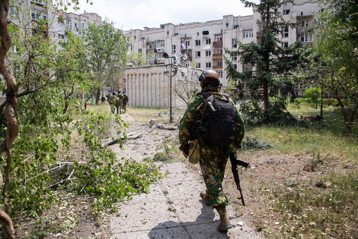 Аэропорт в Северодонецке освобождён от украинских боевиков