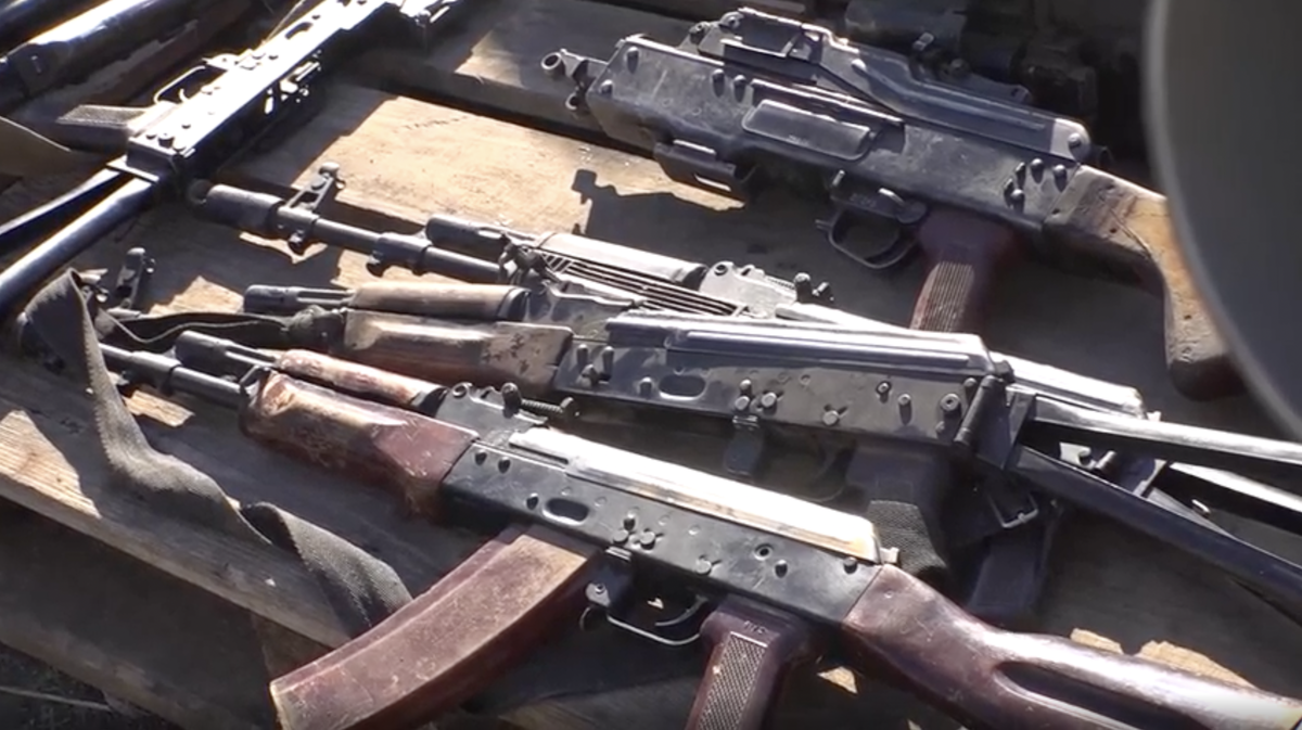 Войска Нагорного Карабаха начали сдачу оружия и военной техники