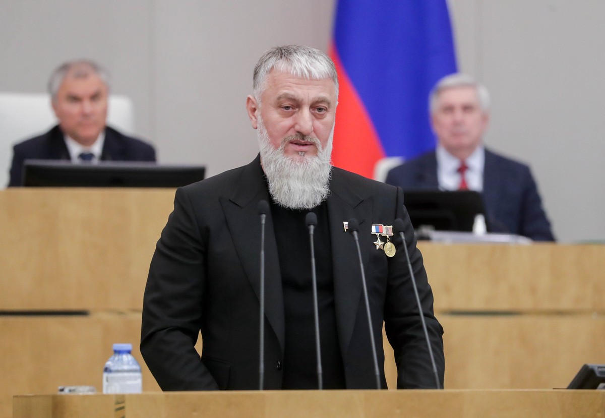 Делимханов намерен добиться разрешения на ношение хиджаба в школах Владимирской области