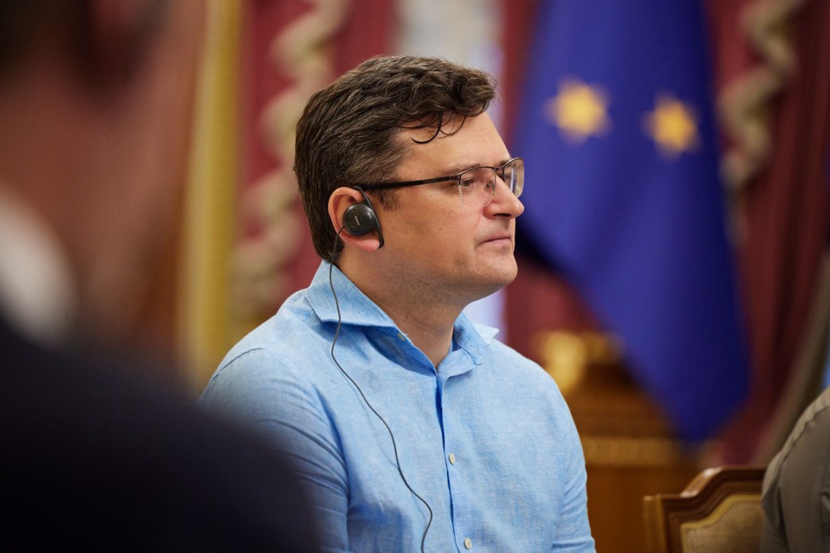 На главу МИД Украины Дмитрия Кулебу напала собака