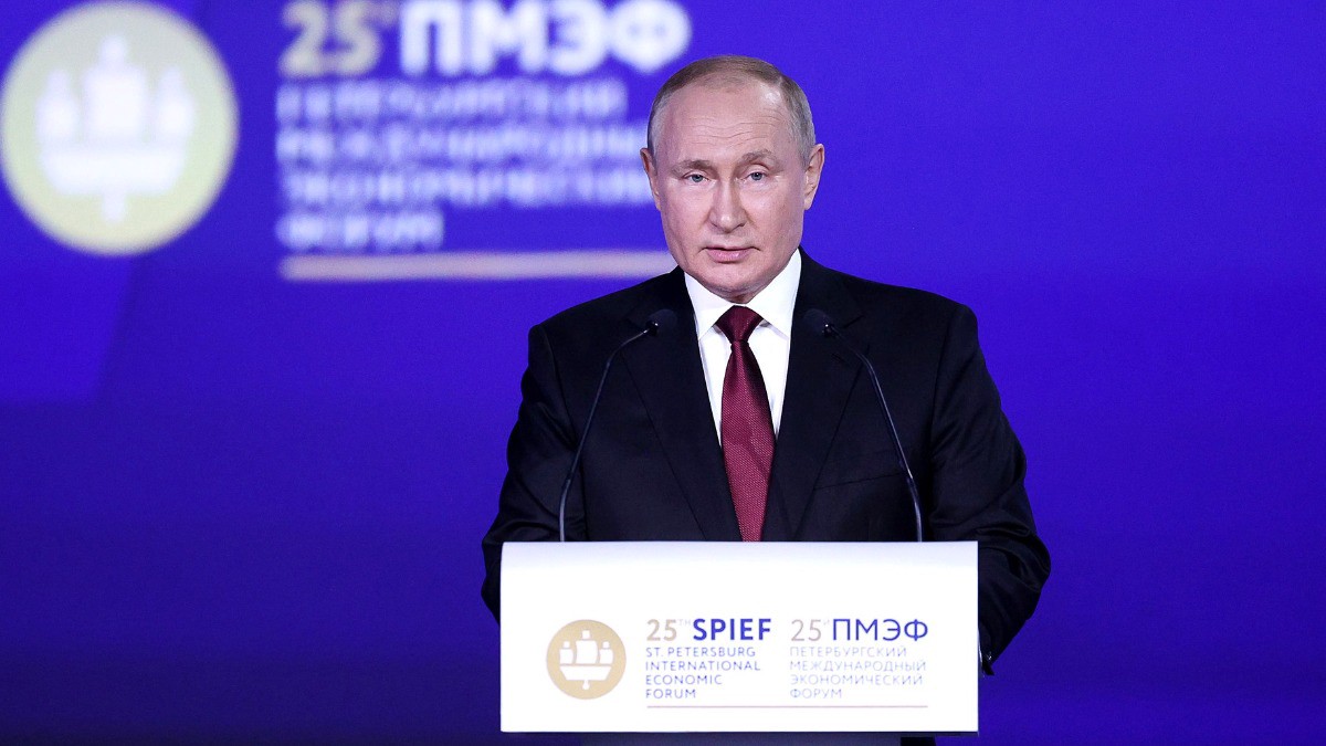 Президент Путин призвал освободить от проверок бизнес, не связанный с рисками для человека