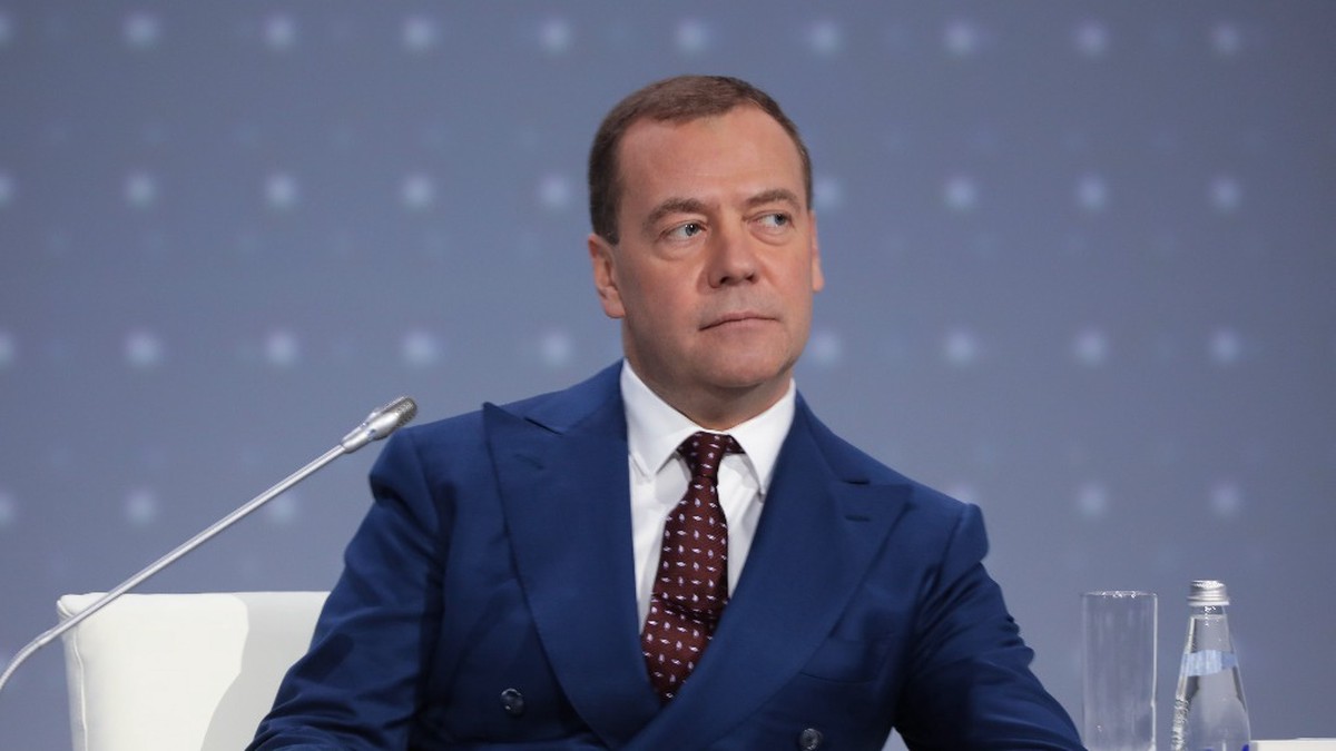 Медведев оценил предложение принять Украину в НАТО без новых регионов
