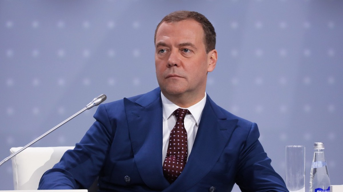 Медведев призвал искоренять нацизм по всей Европе