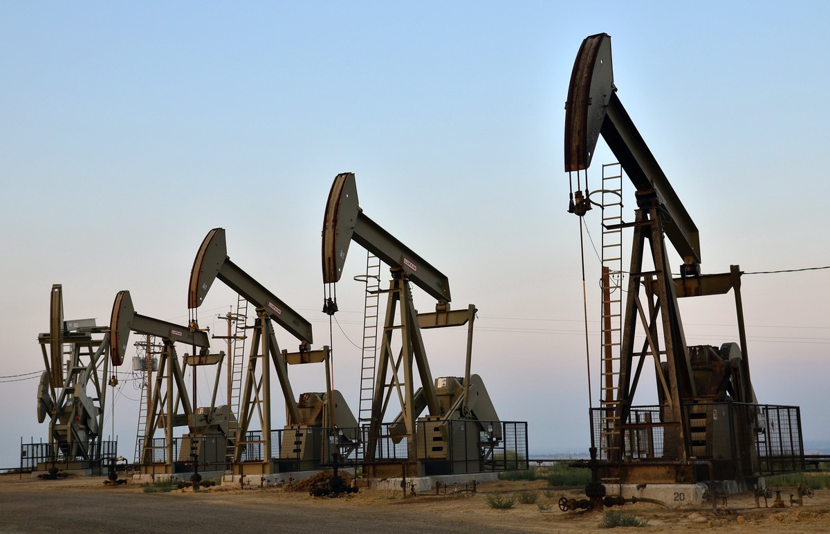 Цены на нефть рухнули после объявления Анголы о выходе из ОПЕК