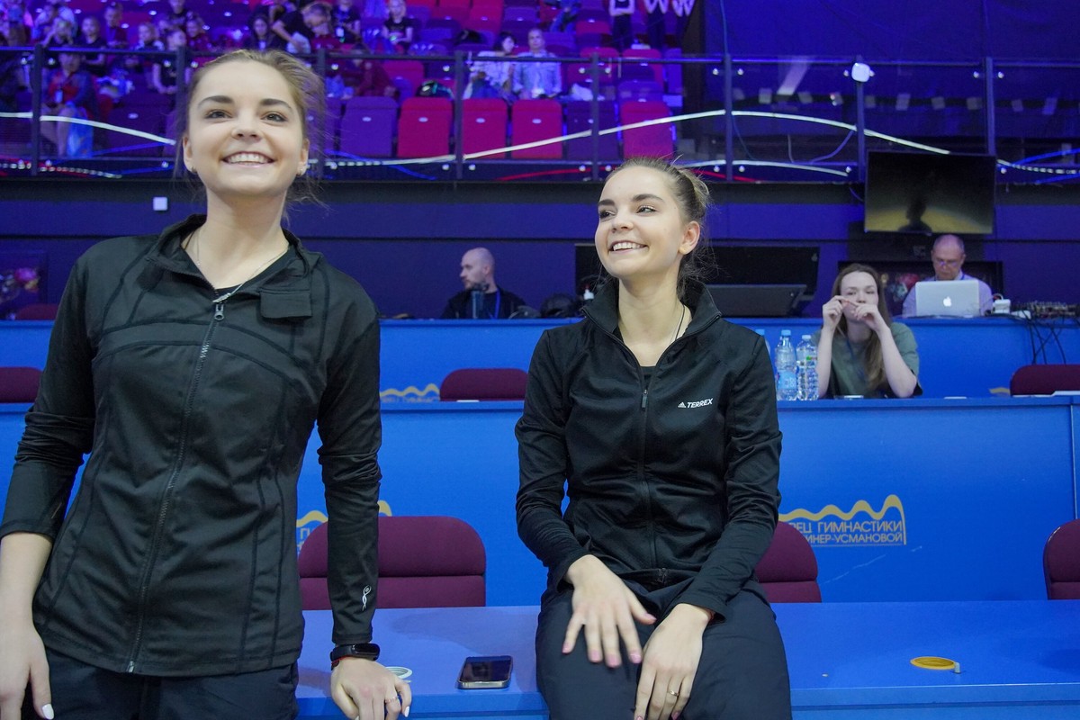 Киев внес более 200 спортсменов в антироссийскую базу