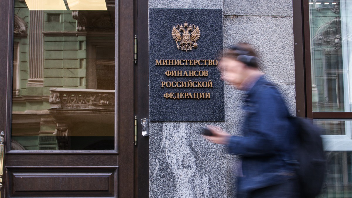 Минфин возобновит покупки валюты на внутреннем рынке по бюджетному правилу впервые с января 2022 года