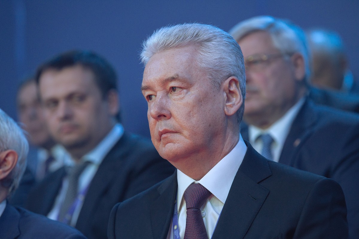 Собянин призвал столичных автомобилистов отказаться от поездок на личном транспорте
