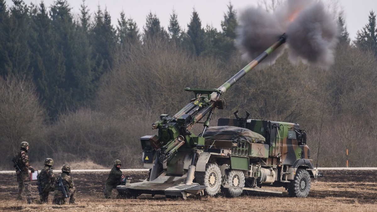 СМИ: украинские военные продали России французские САУ Caesar