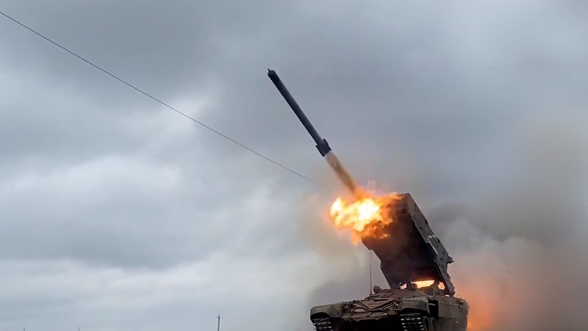 Военные ВС России ликвидировали опорный пункт ВСУ в ЛНР из системы ТОС-1А «Солнцепёк»