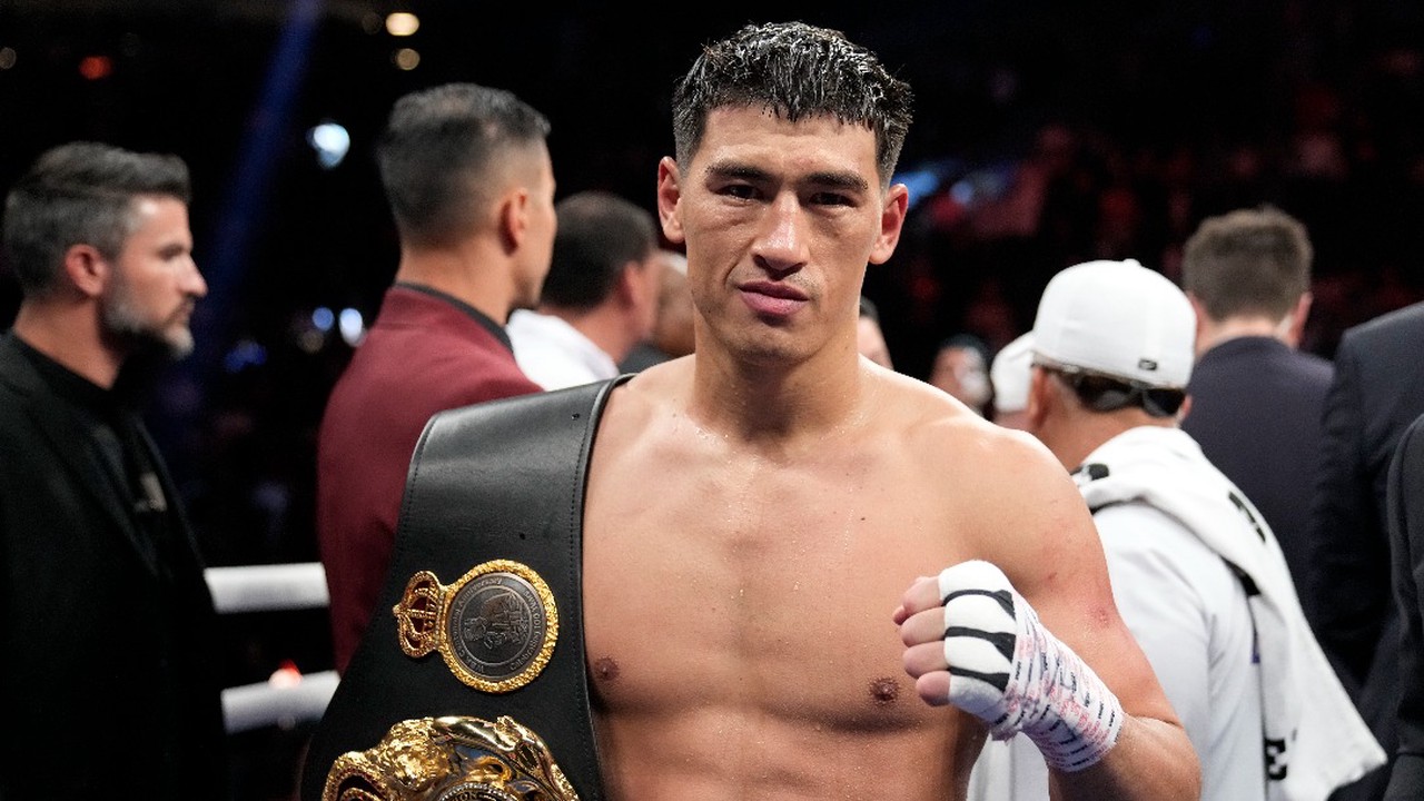 Дмитрий Бивол признан лучшим боксером мая по версии WBA