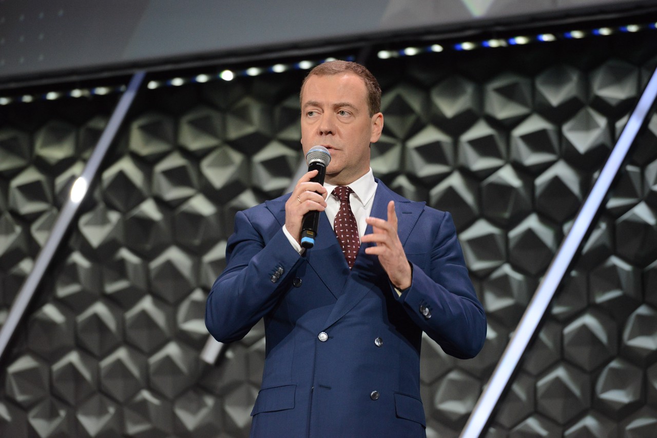 Медведев: ВС РФ, в отличие от Украины, не занимаются терроризмом