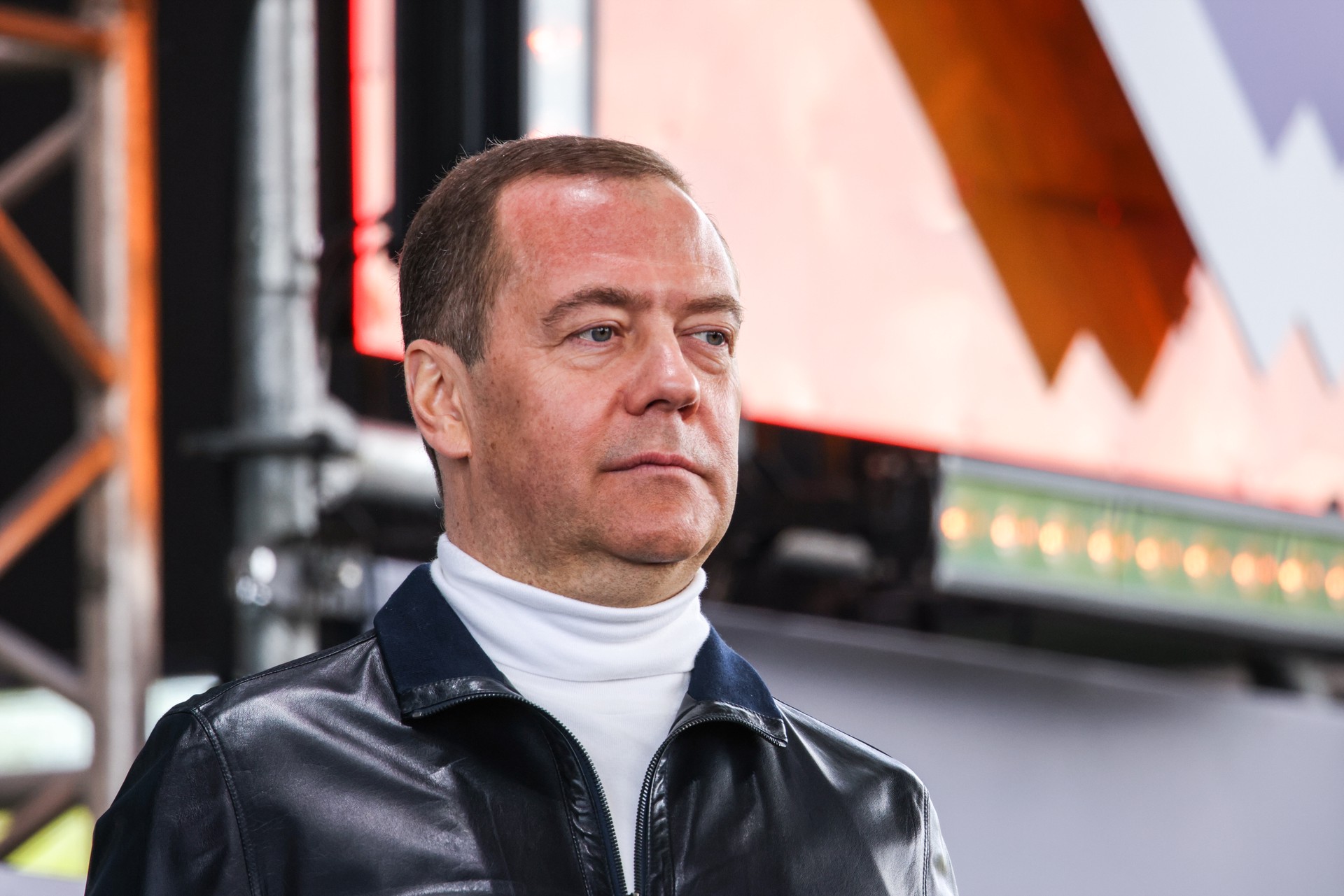 Медведев: Виновных в убийстве мирных жителей Донбасса ждёт заслуженная кара