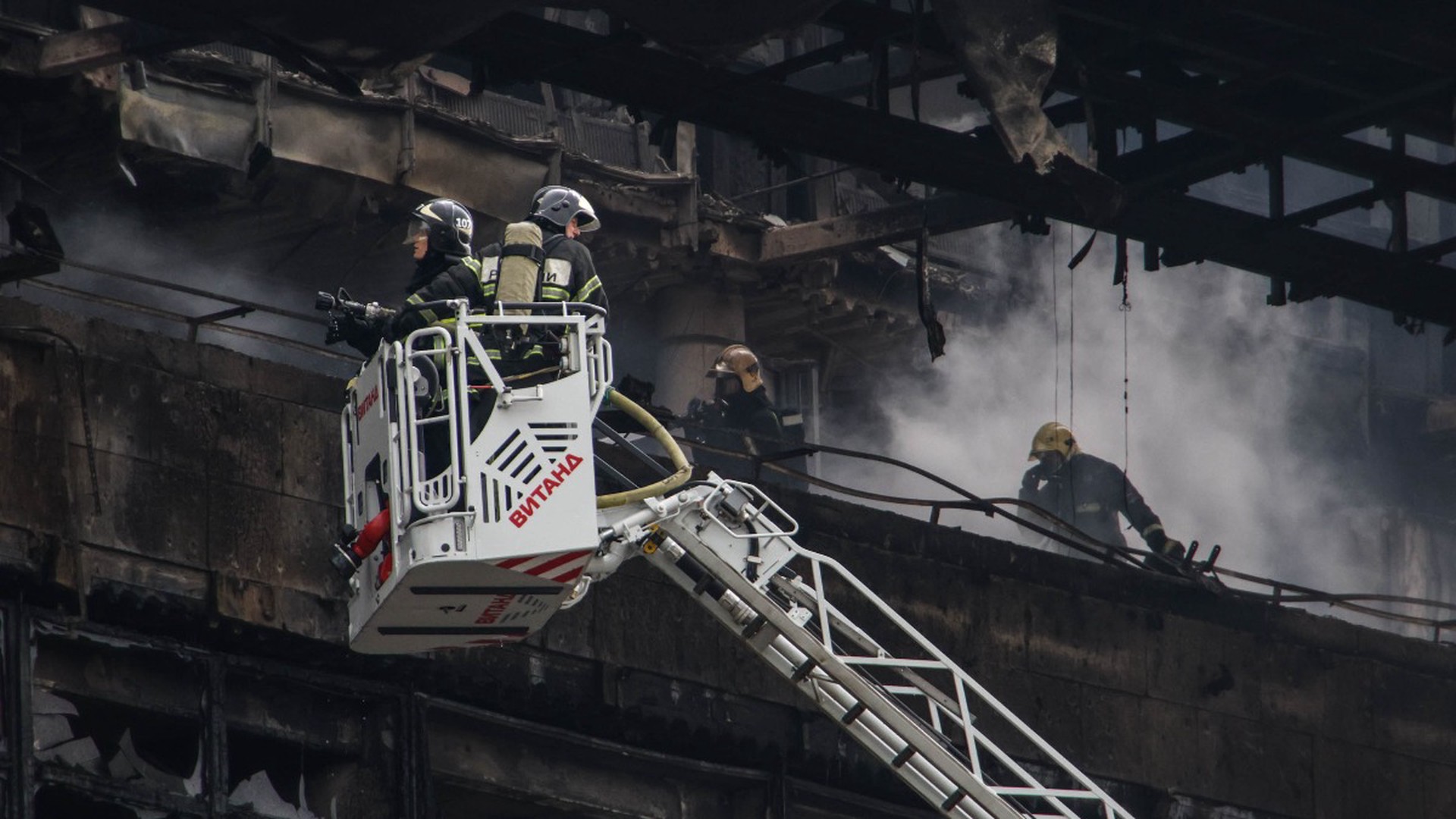 В Москве загорелась крыша здания с ресторанами «Пушкинъ» и «Турандот»