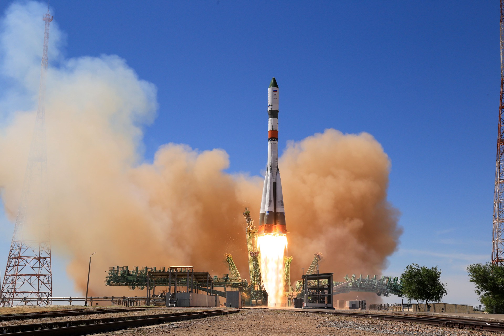 Ракета-носитель «Союз-2.1в» с двумя спутниками на борту стартовала с космодрома Плесецк