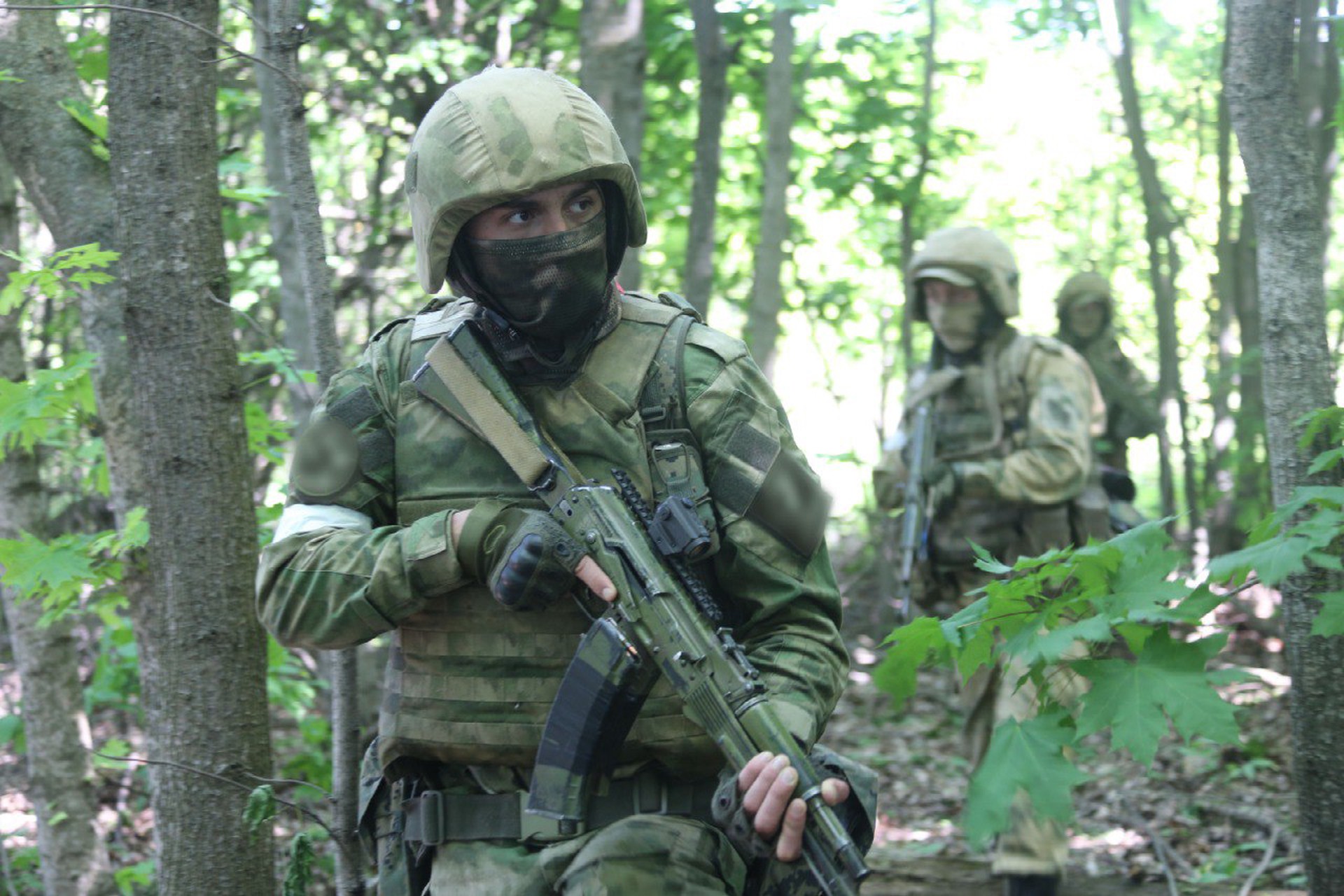 Росгвардия обнаружила схроны с вооружением националистов в Запорожской области
