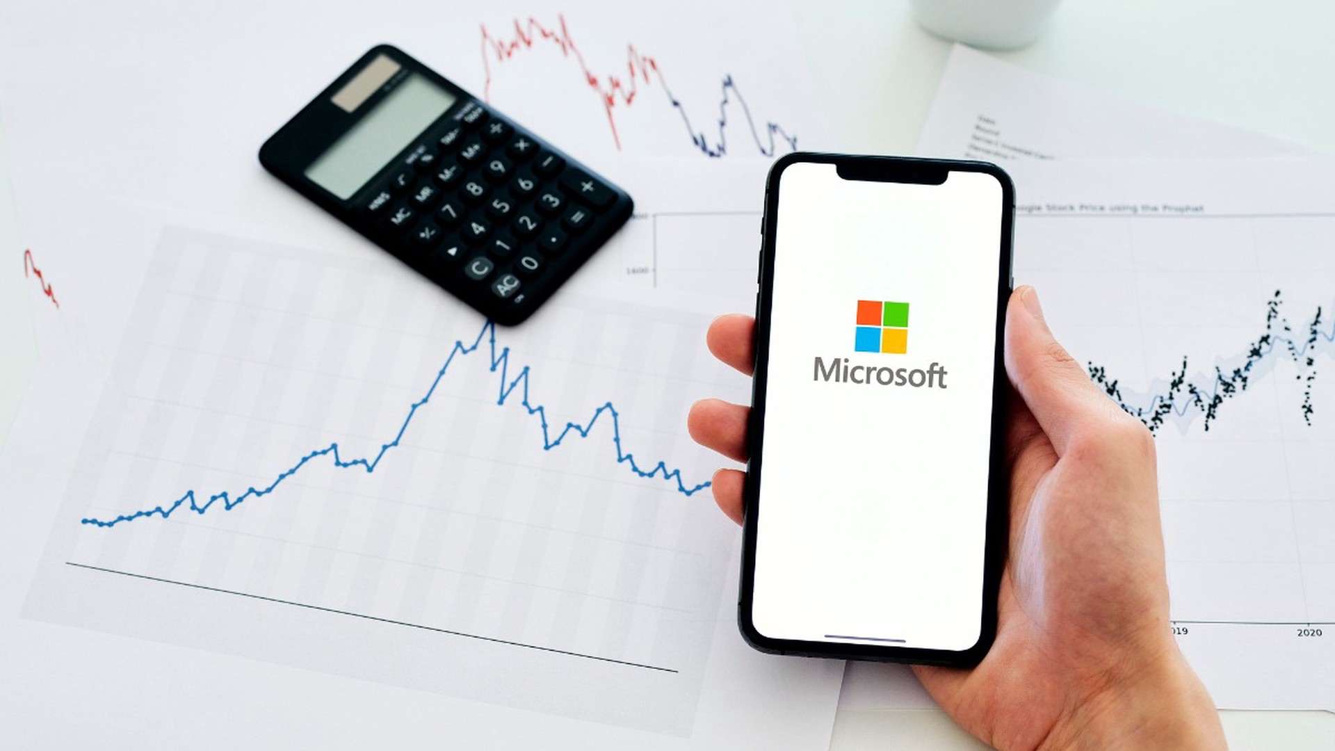 Microsoft потеряла 126 млн долларов из-за решения покинуть российский рынок