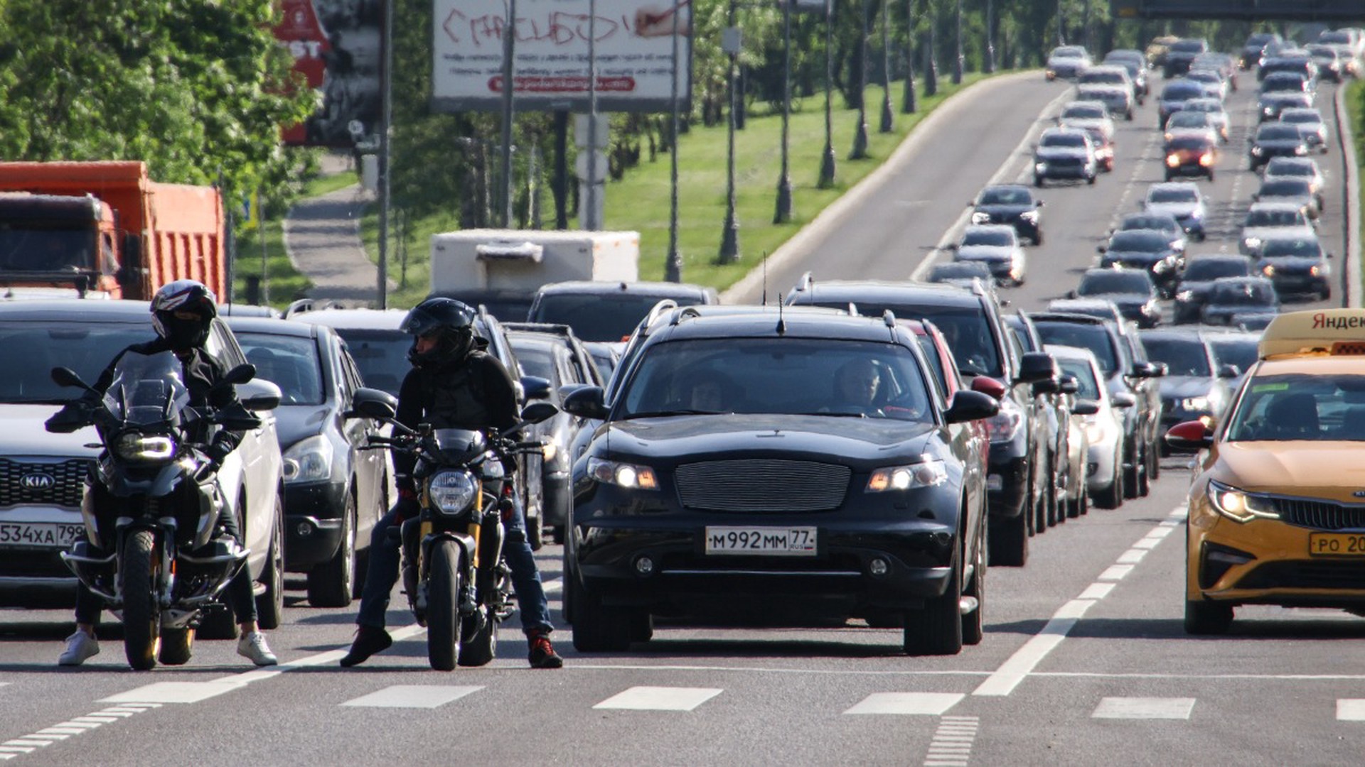 В Госдуму внесли законопроект о штрафах до 5 тысяч рублей за опасное вождение