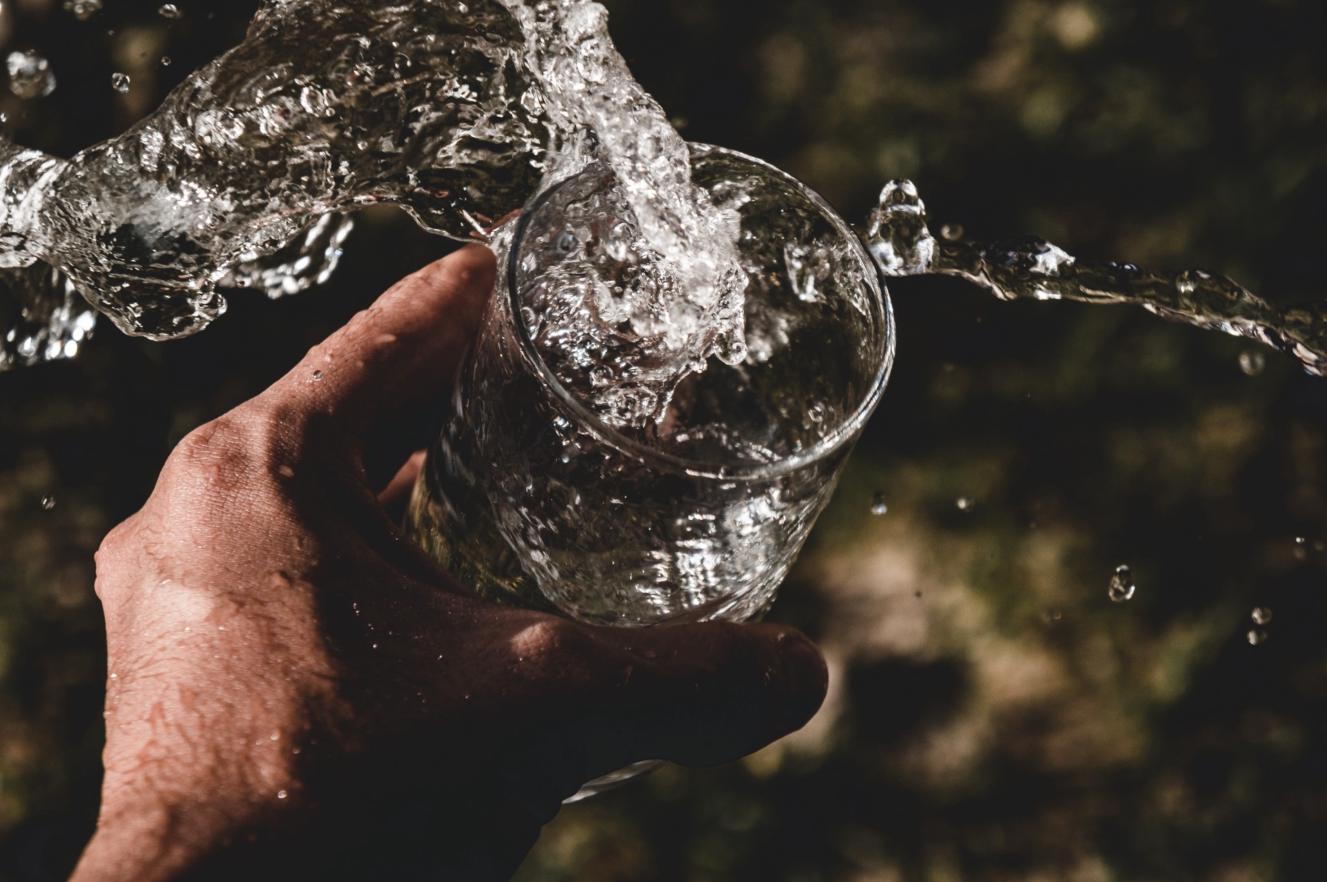Невролог Хорошев указал на связь между головной болью и недостаточным потреблением воды