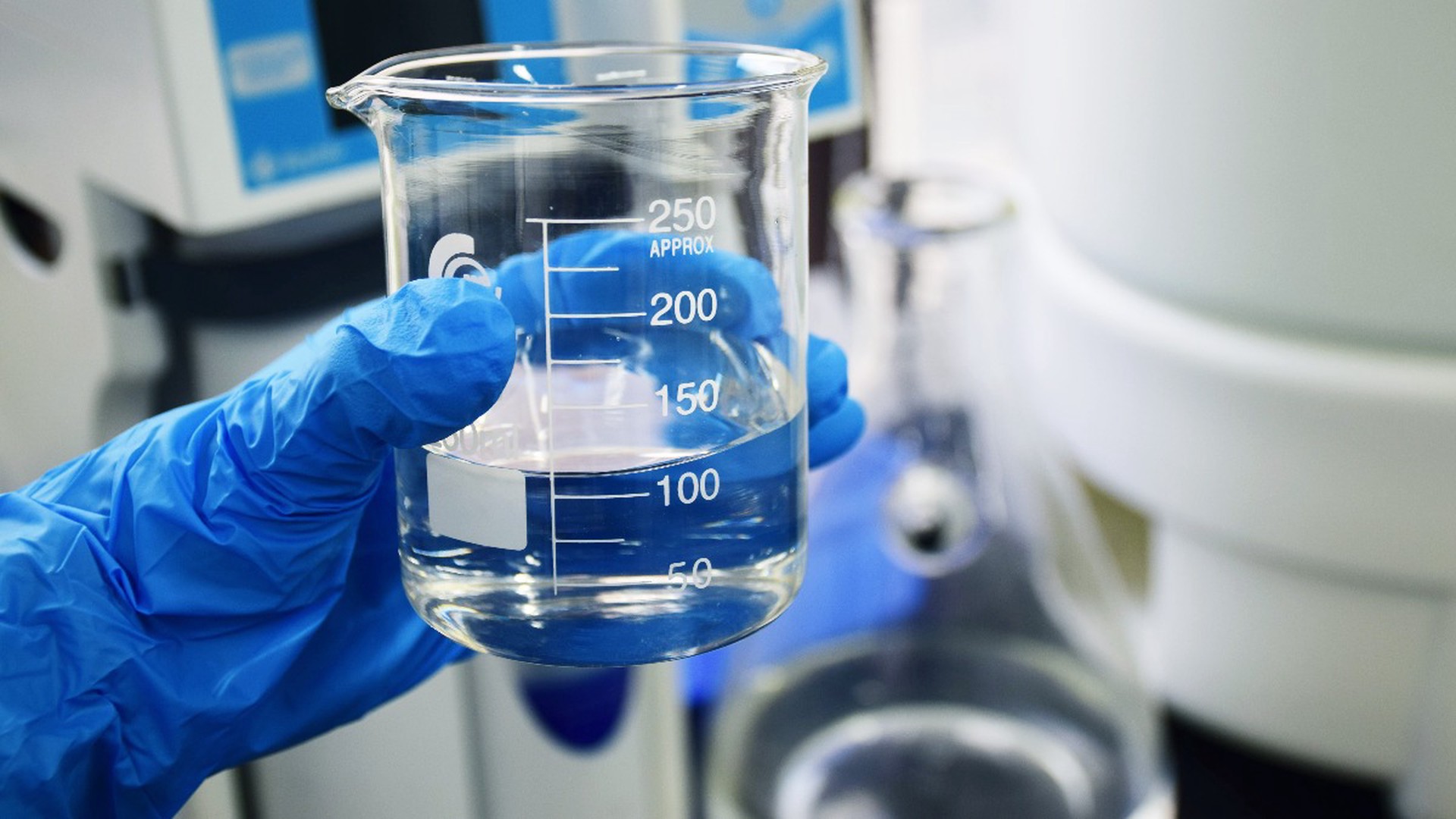 Биохимик Кулешова: пить чистую H2O опасно для организма