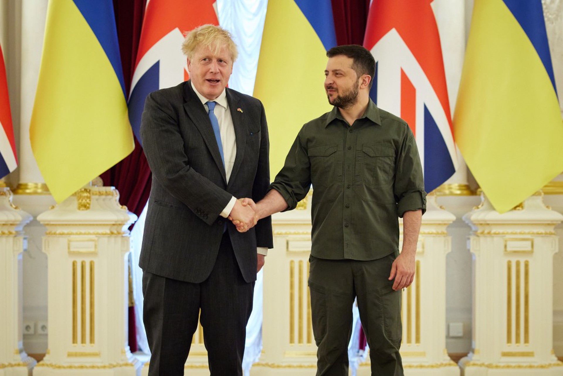 Экс-премьер Британии Джонсон прибыл в Киев