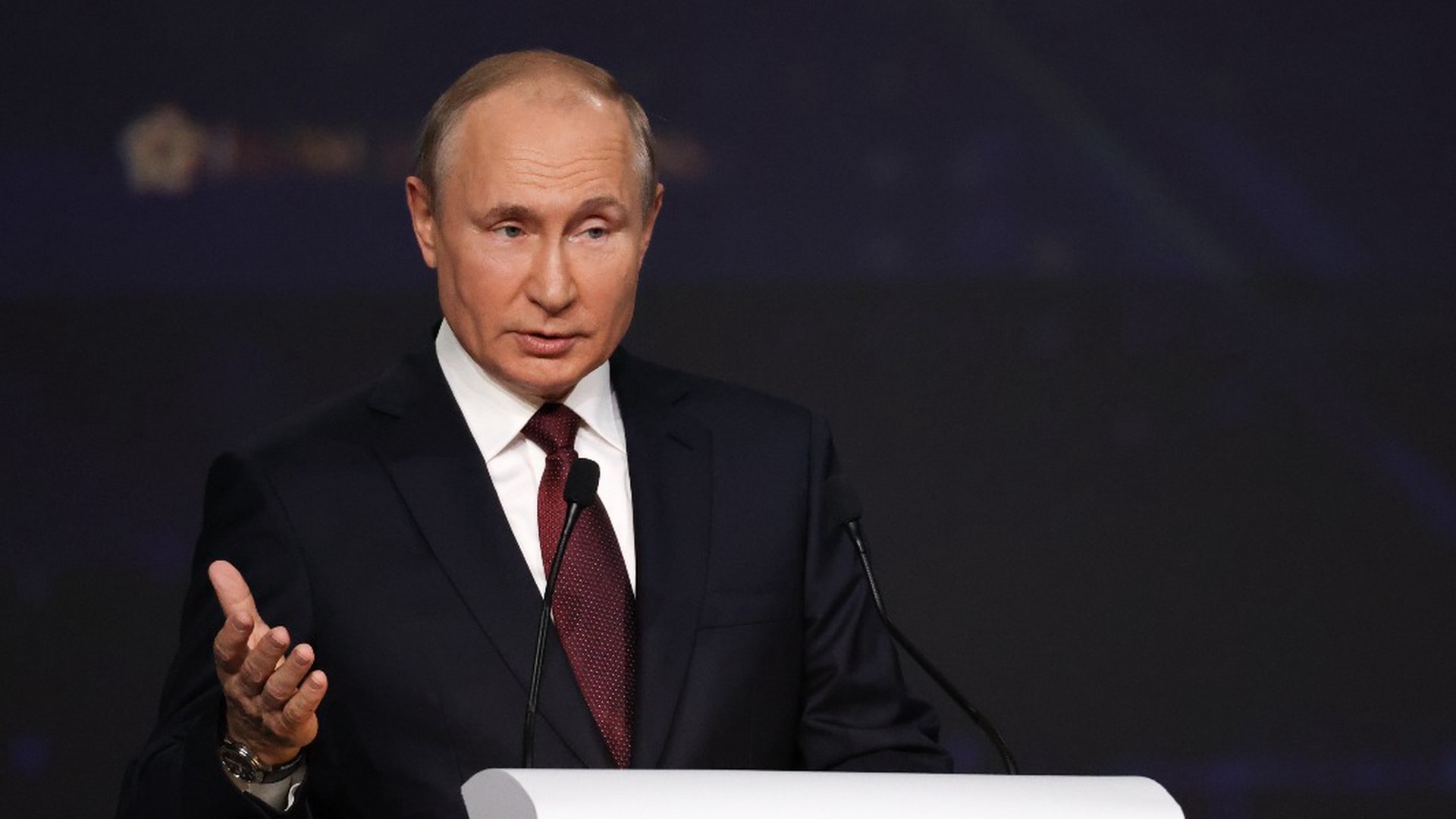 Путин предупредил о тщетности попыток отменить русскую культуру