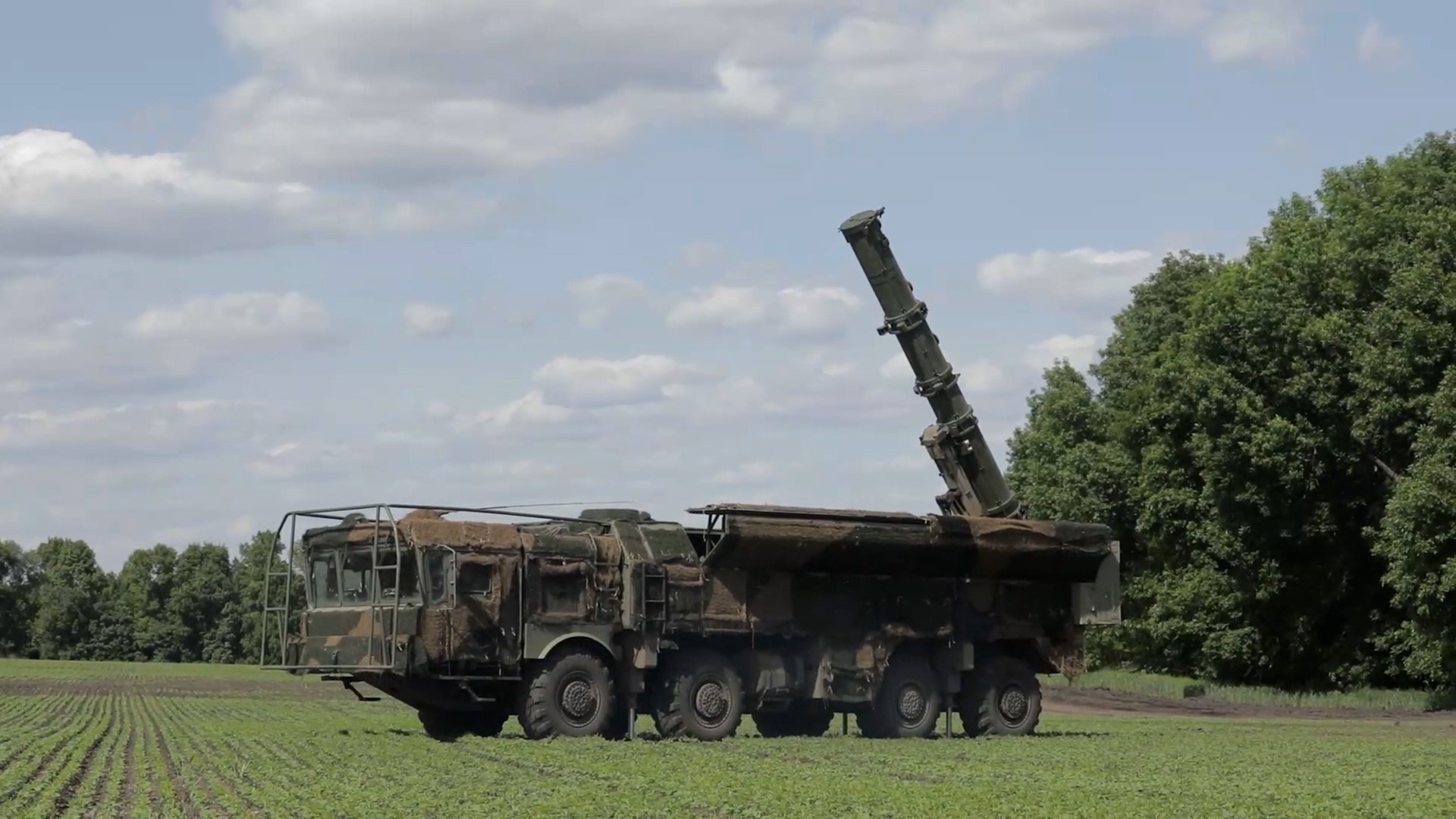 Минобороны: ВС РФ ударили по местам хранения крылатых ракет Storm Shadow