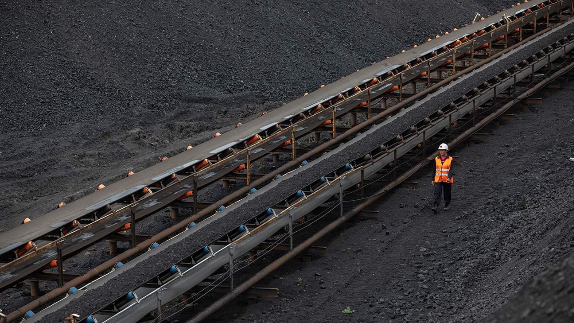 Польша заявила, что запасла угля на «суперсуровую» зиму
