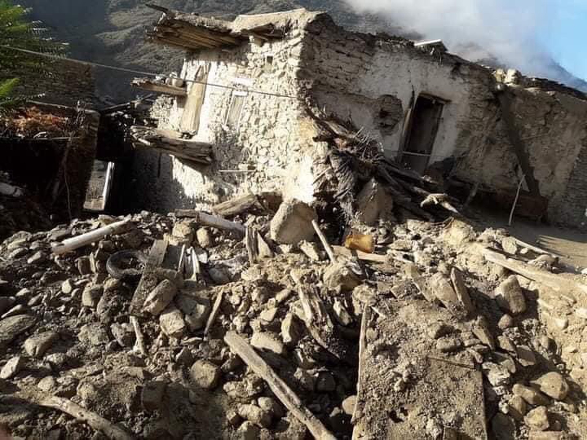При землетрясении в Афганистане погибли 120 человек